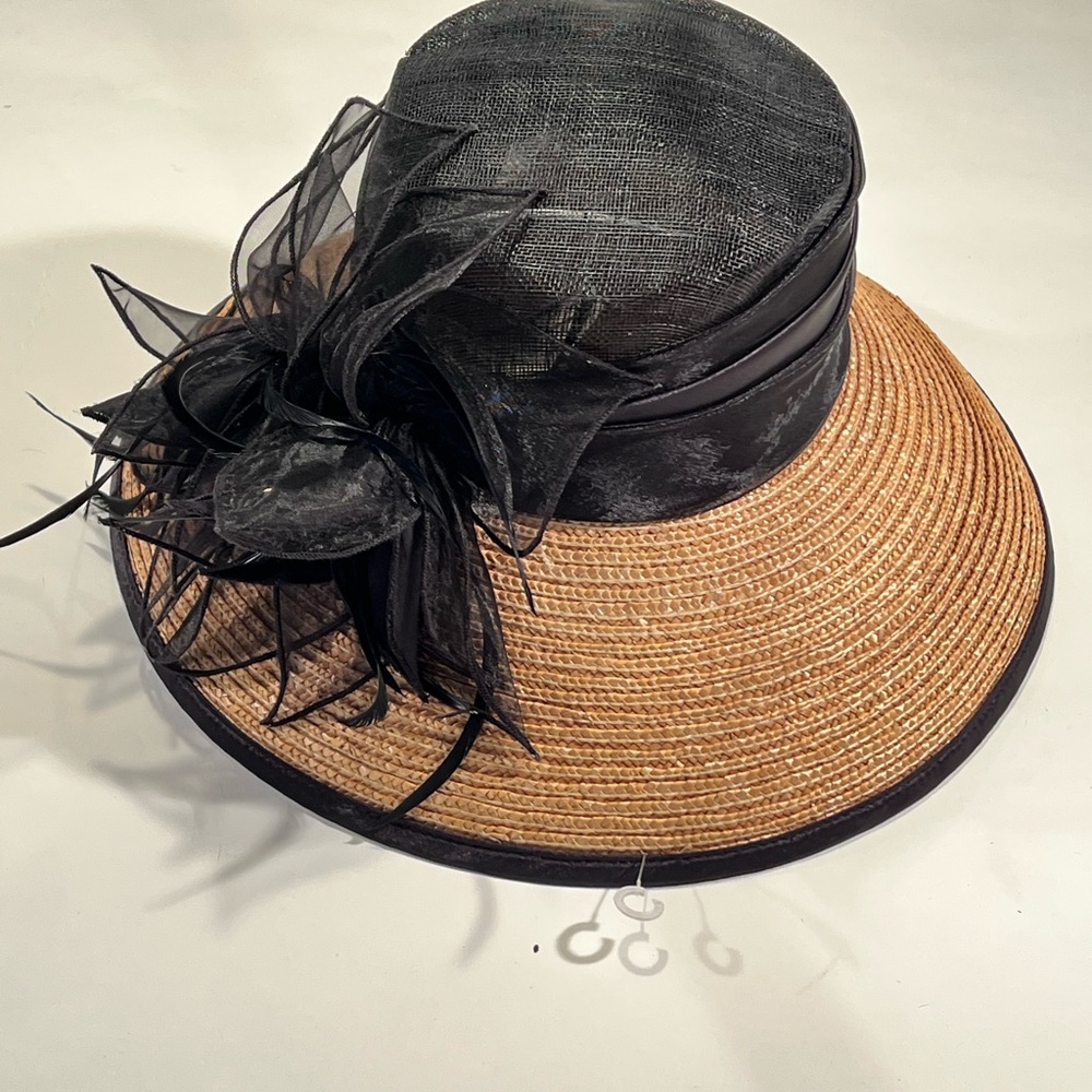 NWT Black and Tan Bucket Brimmed Straw Hat Kentucky Derby